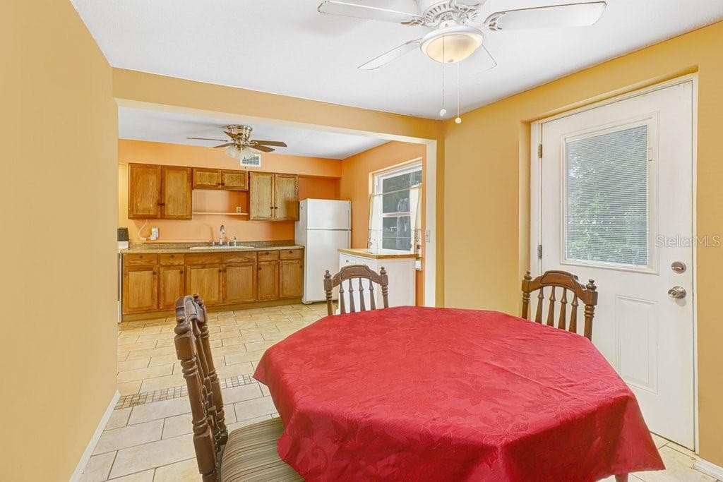 39038 HEATH DRIVE — photo 13 of 29