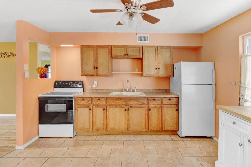 39038 HEATH DRIVE — photo 12 of 29
