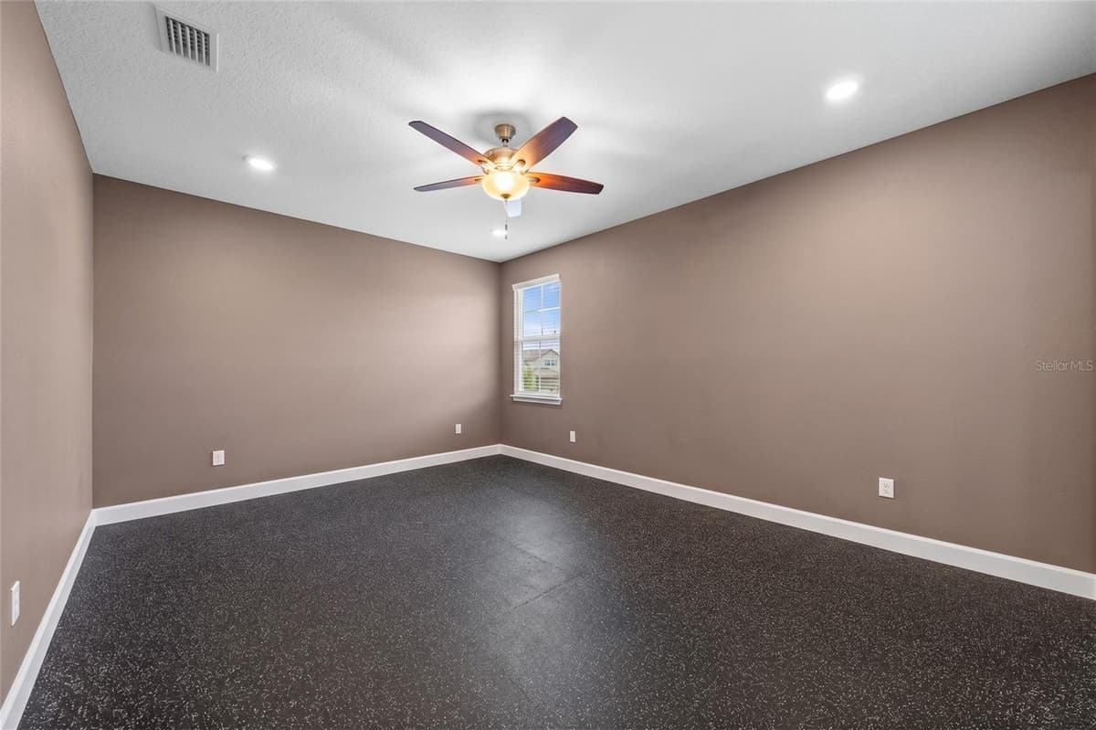 2557 HERITAGE GREEN AVENUE — photo 34 of 78