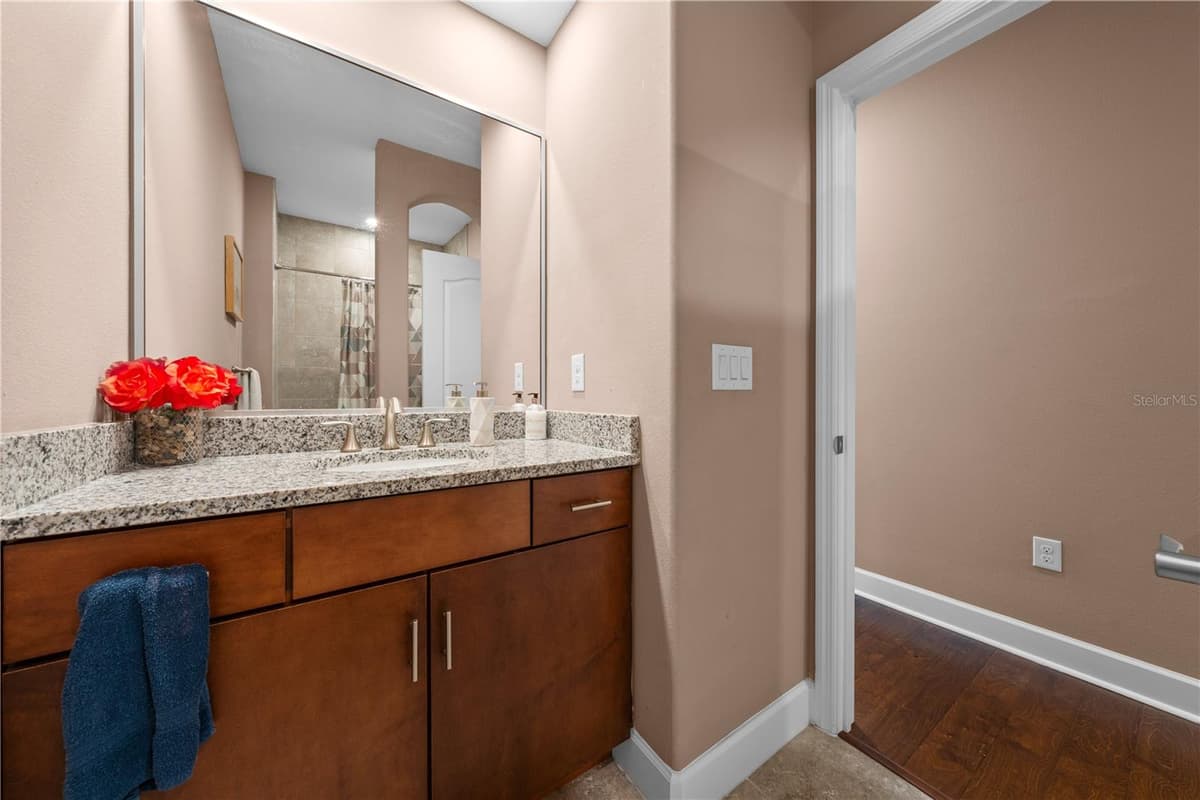 2557 HERITAGE GREEN AVENUE — photo 41 of 78