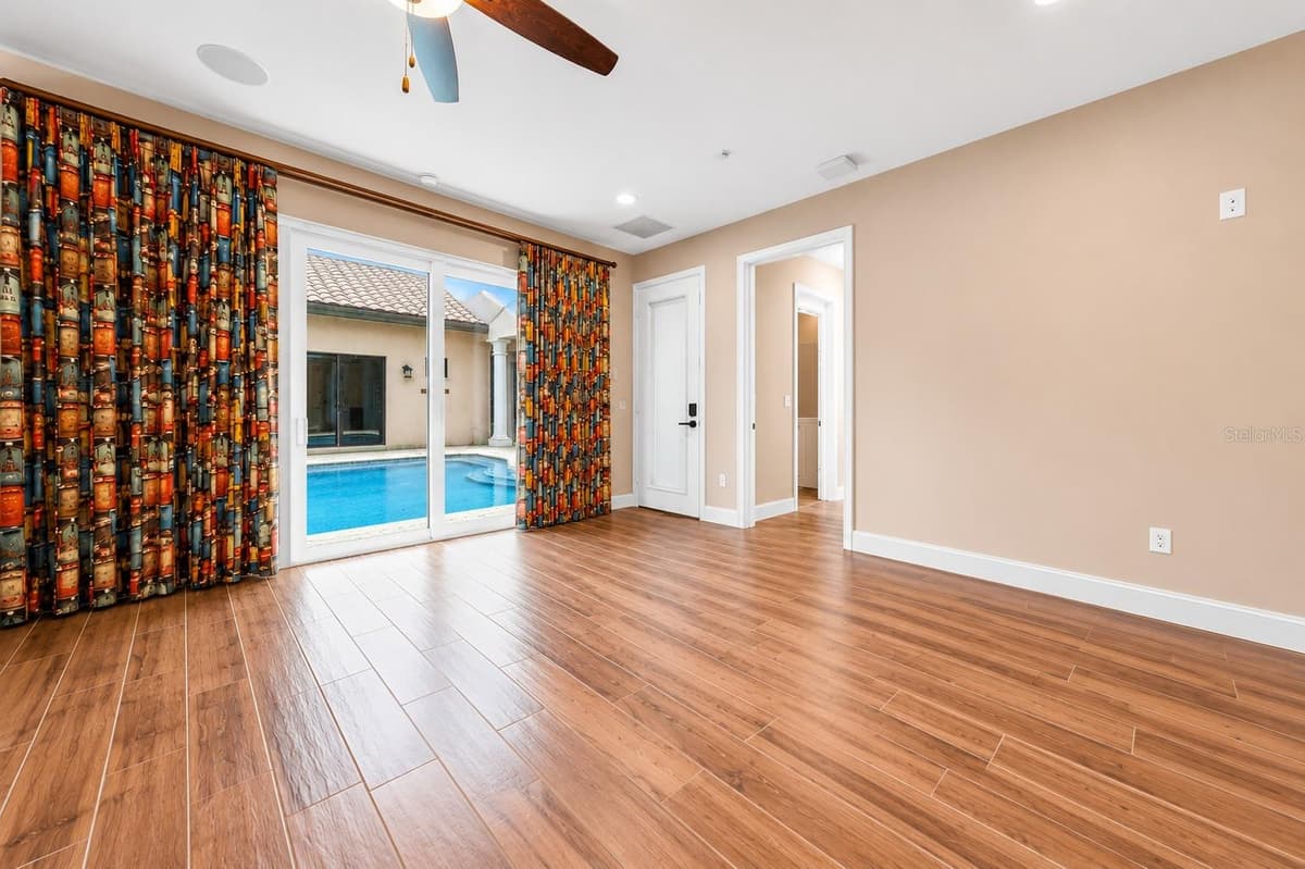 2557 HERITAGE GREEN AVENUE — photo 44 of 78