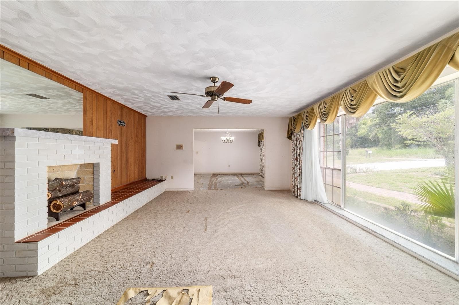 35237 MULHOLLAND DRIVE — photo 13 of 42