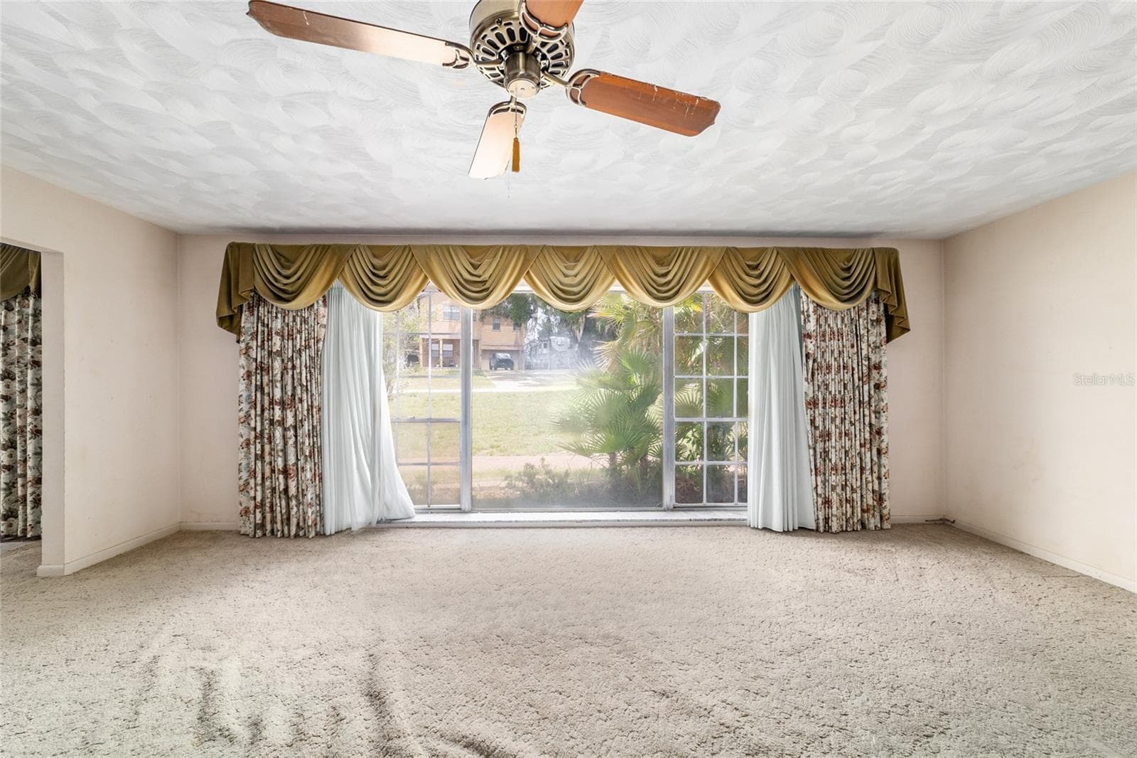 35237 MULHOLLAND DRIVE — photo 15 of 42