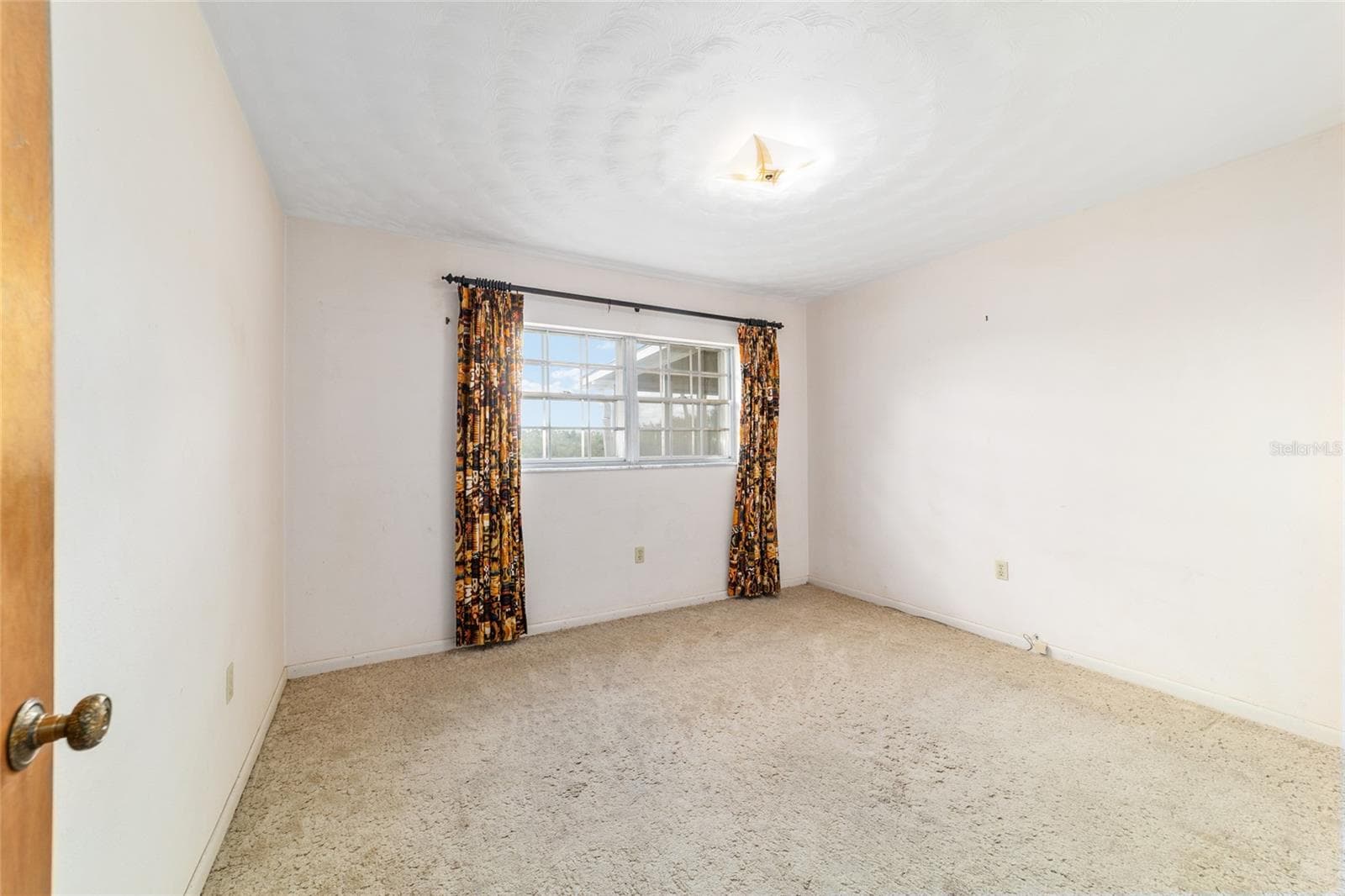 35237 MULHOLLAND DRIVE — photo 40 of 42