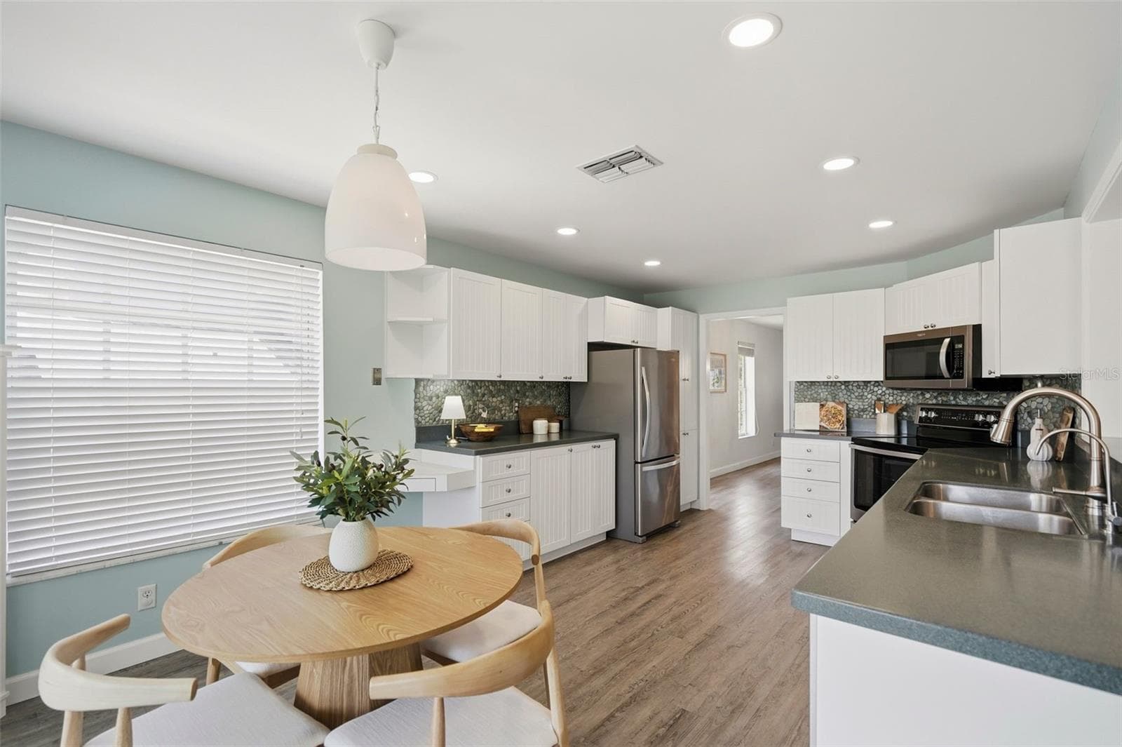 433 MONTE CRISTO BOULEVARD — photo 15 of 49