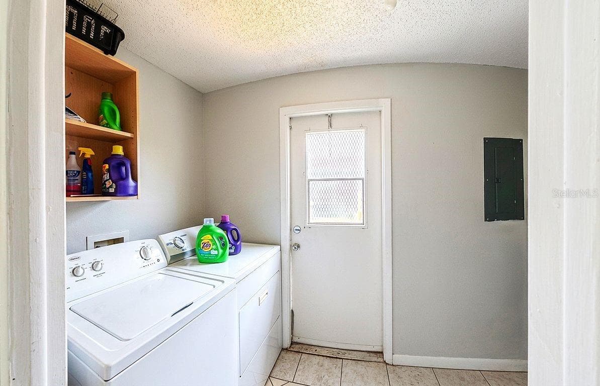 309 AMHERST AVENUE — photo 13 of 25