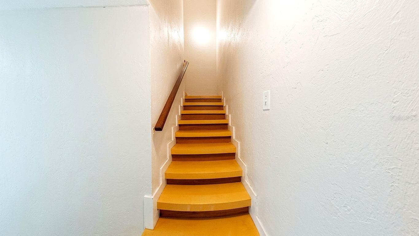 309 AMHERST AVENUE — photo 19 of 25