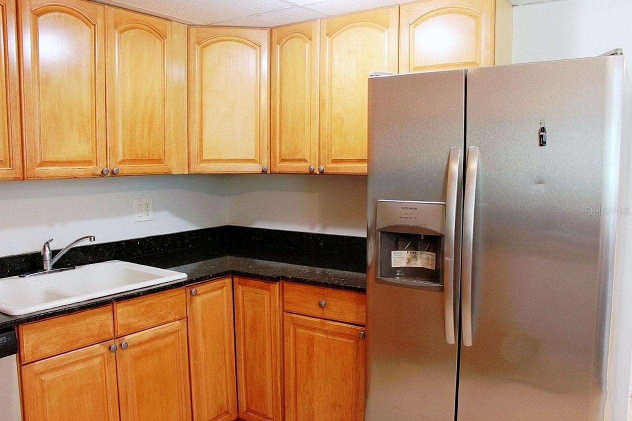 309 AMHERST AVENUE — photo 15 of 25