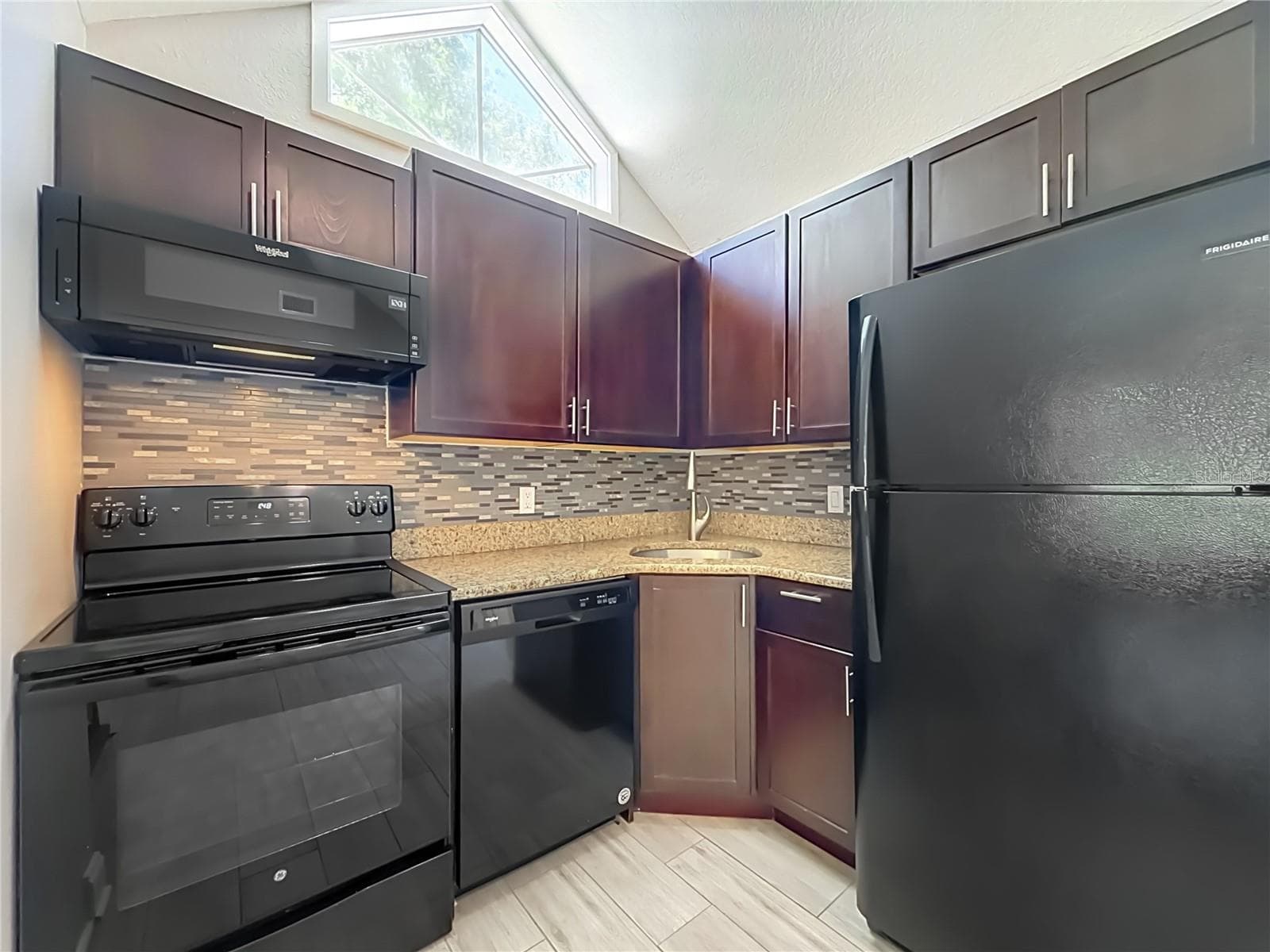 1411 FARRINDON CIRCLE — photo 17 of 39