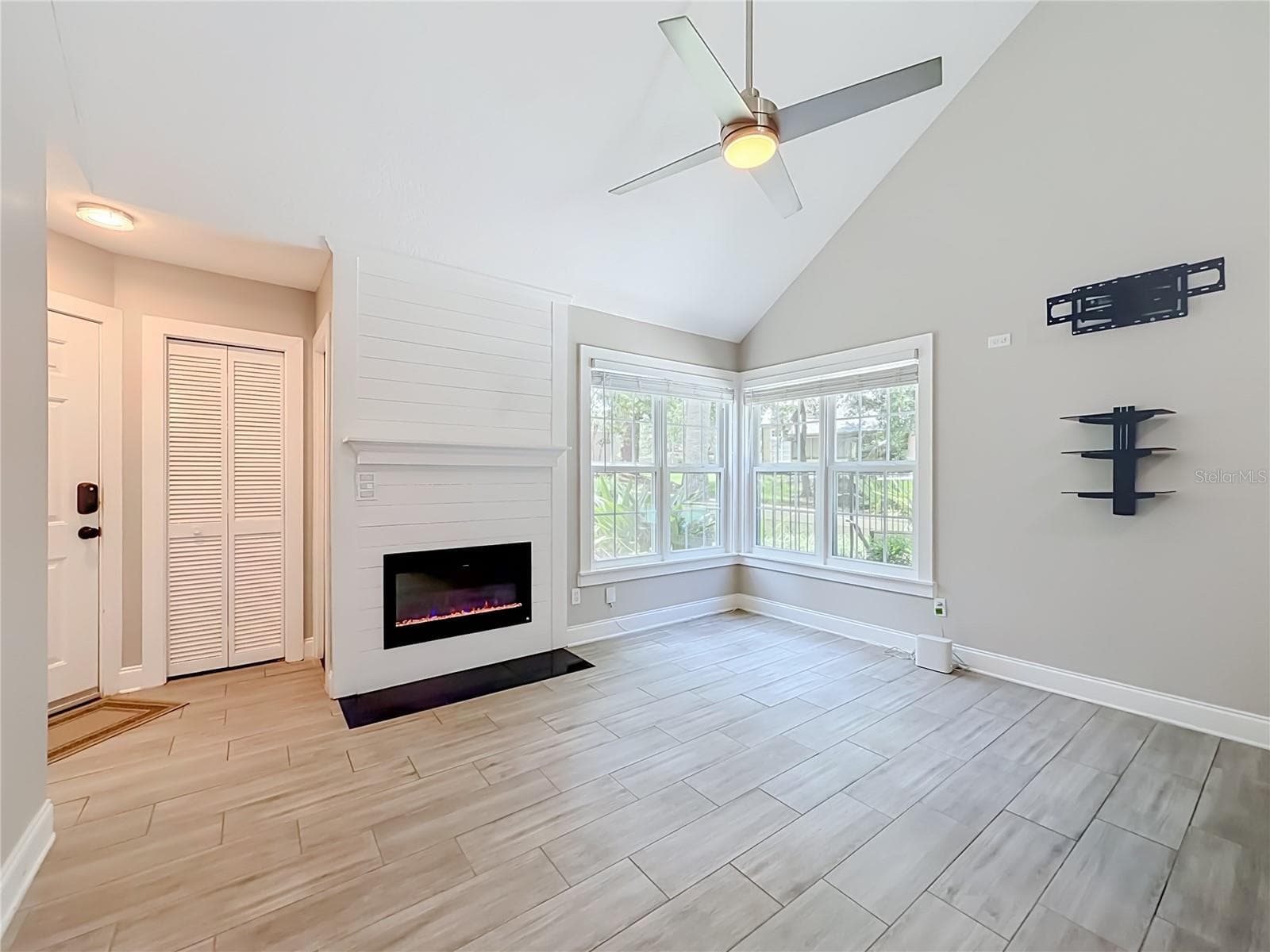 1411 FARRINDON CIRCLE — photo 13 of 39