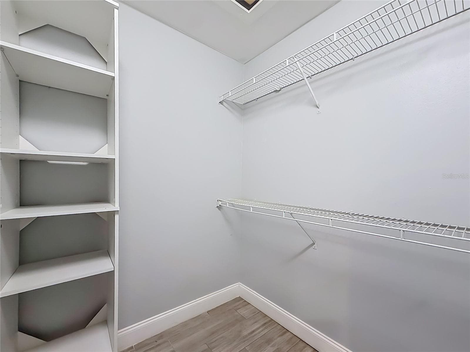 1411 FARRINDON CIRCLE — photo 29 of 39