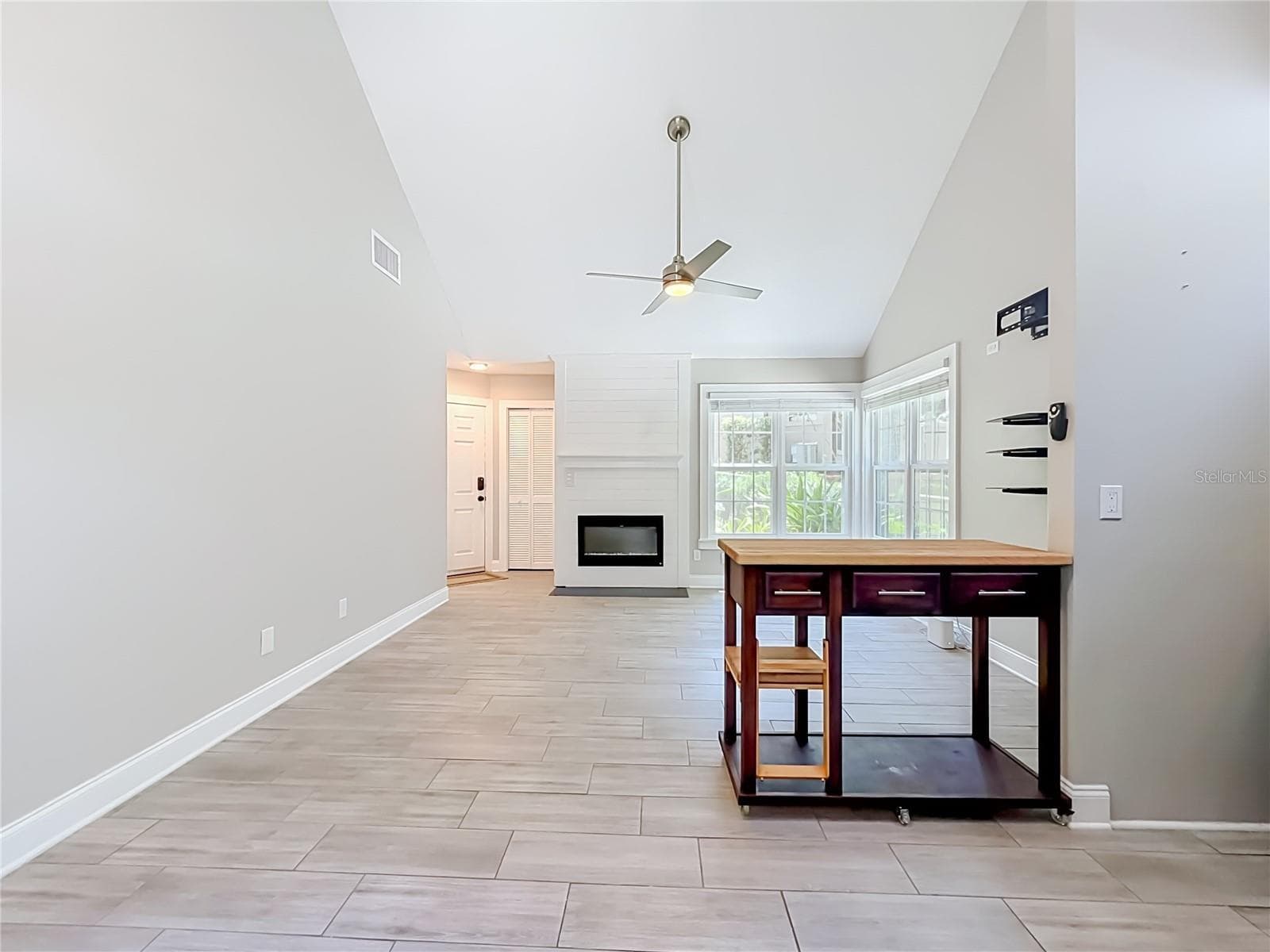 1411 FARRINDON CIRCLE — photo 11 of 39