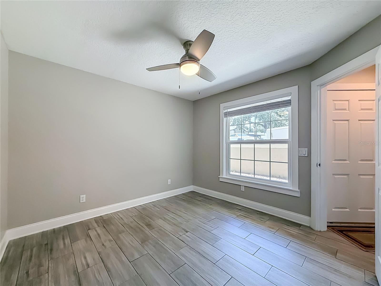 1411 FARRINDON CIRCLE — photo 24 of 39