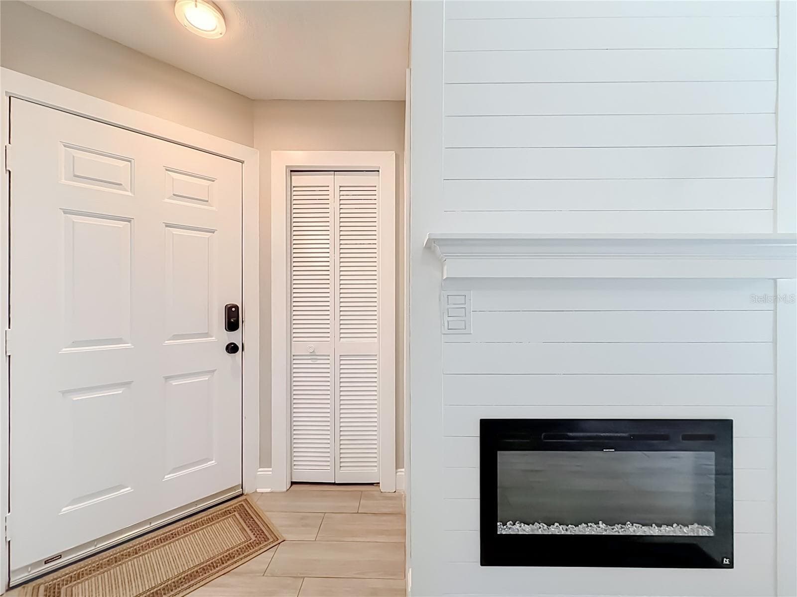 1411 FARRINDON CIRCLE — photo 9 of 39