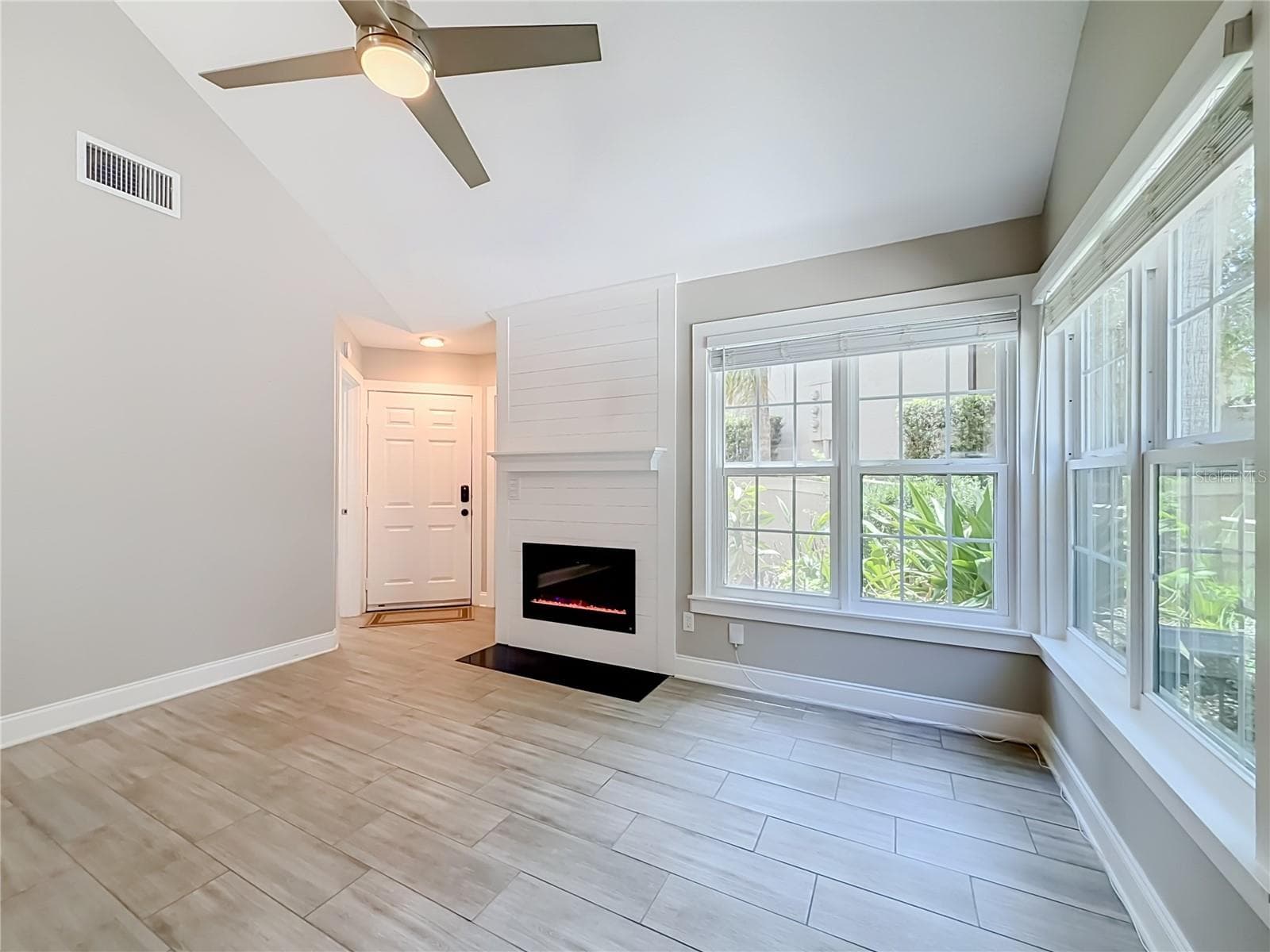 1411 FARRINDON CIRCLE — photo 8 of 39