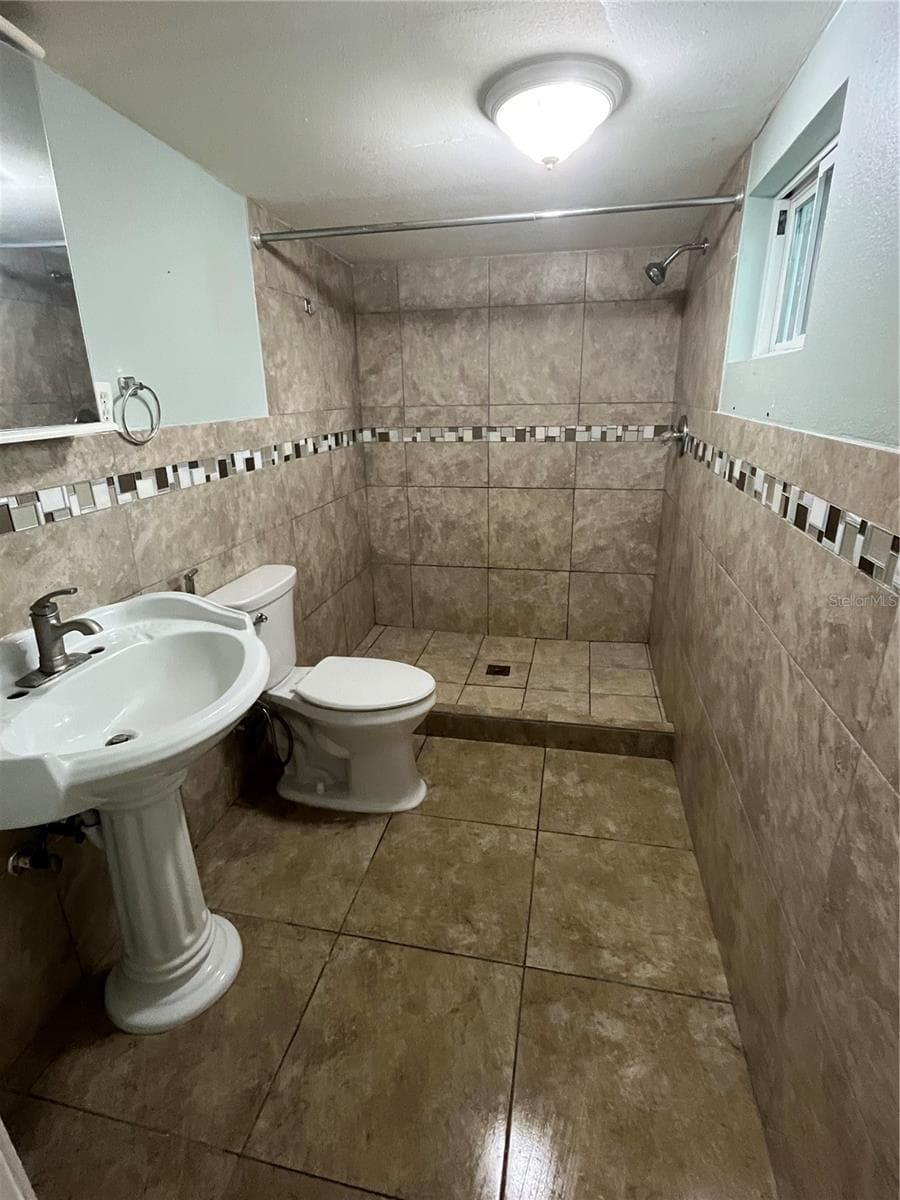 4682 APACHE DRIVE — photo 6 of 19