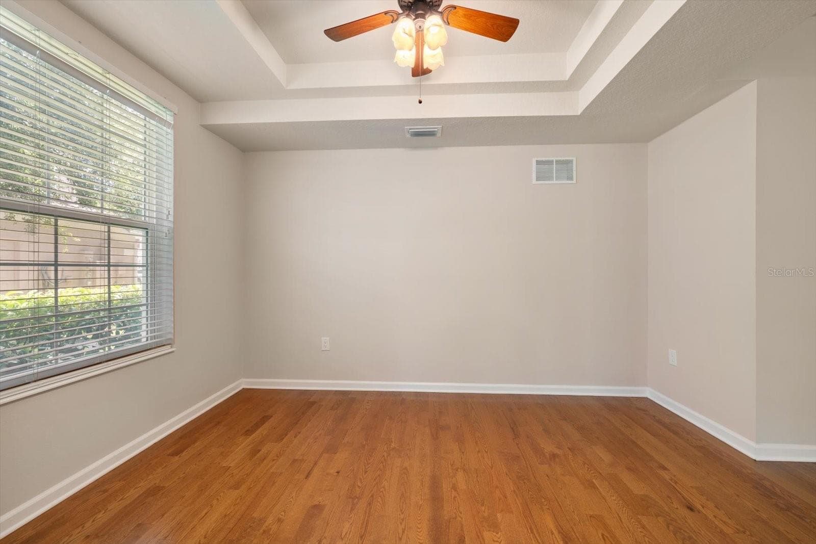 853 LANTERN WAY — photo 18 of 49