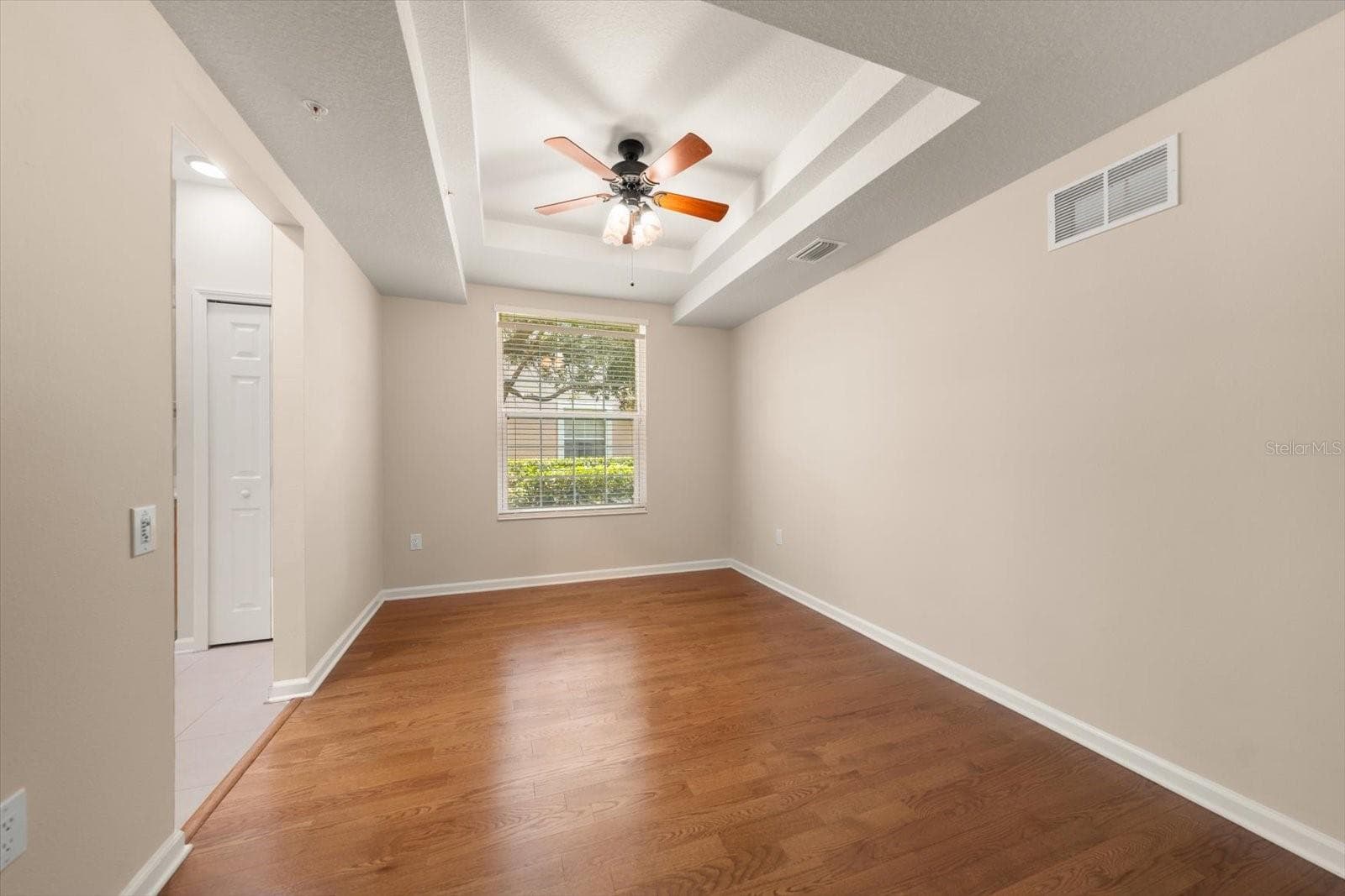 853 LANTERN WAY — photo 19 of 49