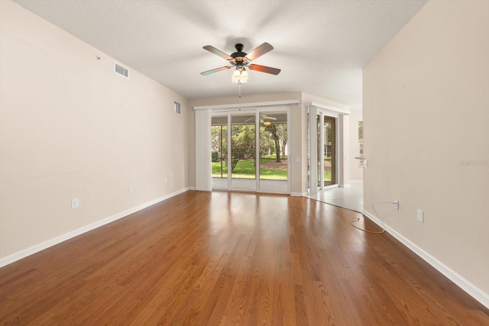 853 LANTERN WAY — photo 12 of 49