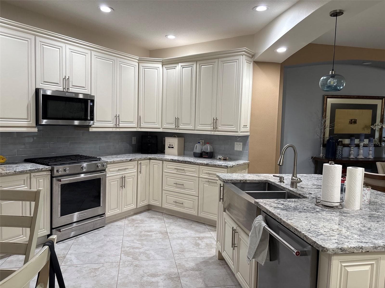 30335 LETTINGWELL CIRCLE — photo 3 of 40