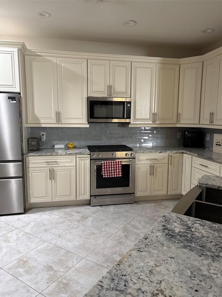 30335 LETTINGWELL CIRCLE — photo 13 of 40