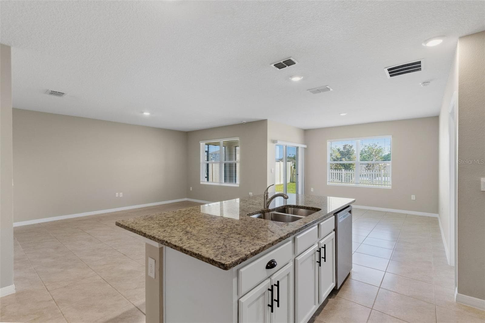 5725 SUNBONNET WAY — photo 8 of 27