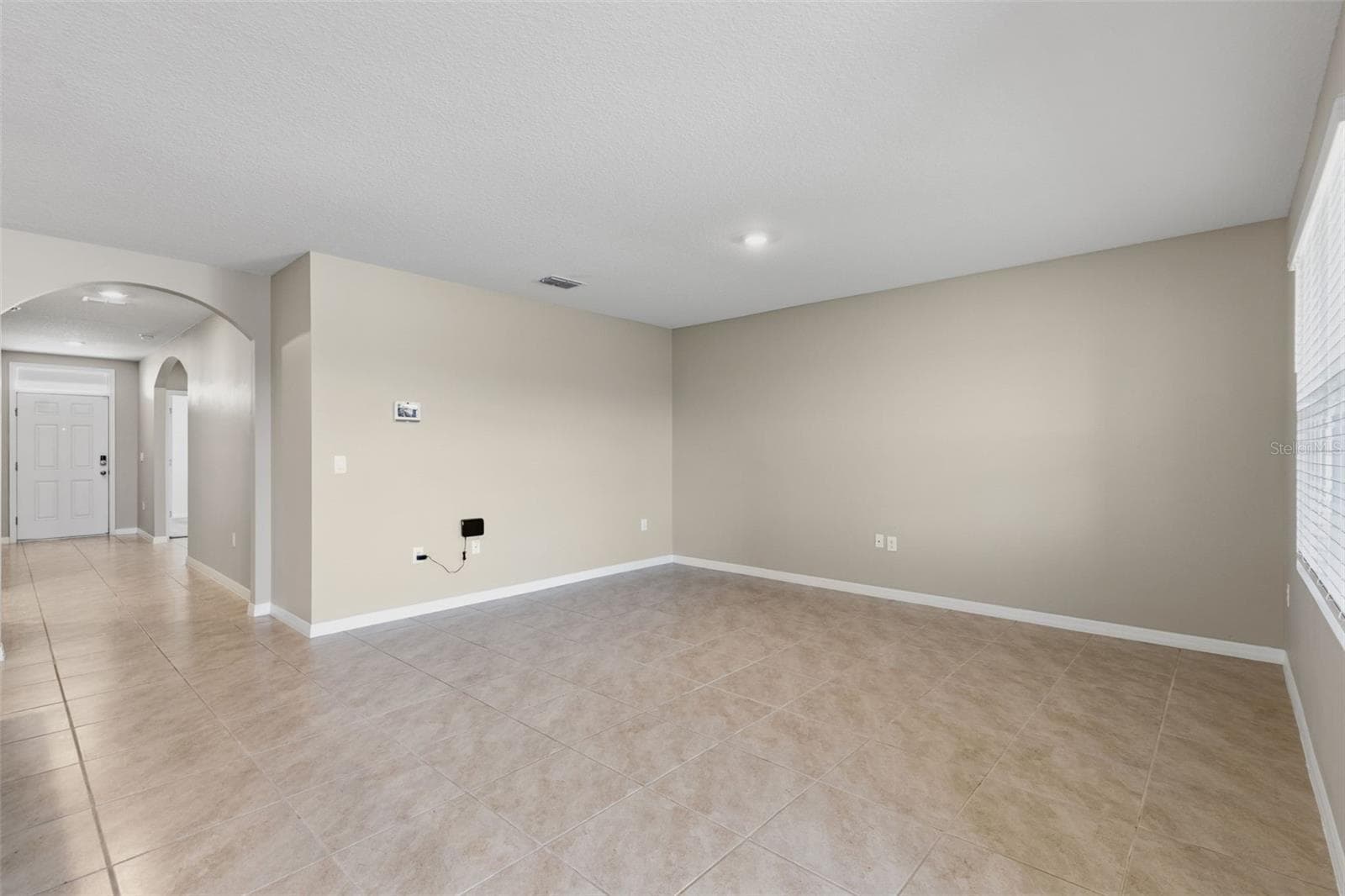 5725 SUNBONNET WAY — photo 4 of 27