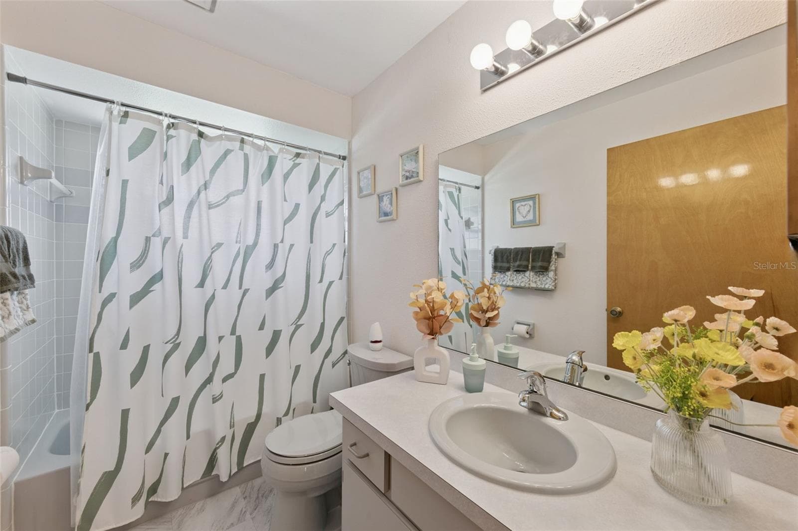 34 JASMINE DRIVE — photo 16 of 43