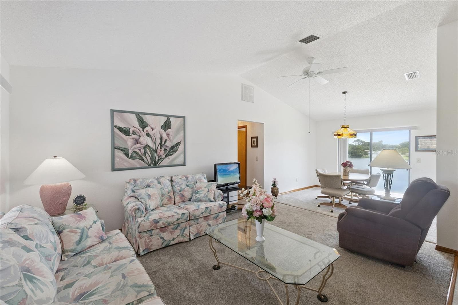 34 JASMINE DRIVE — photo 4 of 43