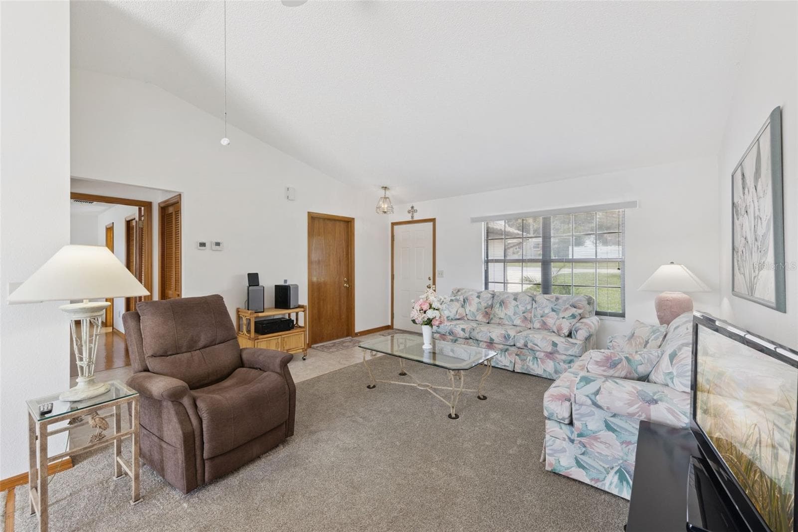 34 JASMINE DRIVE — photo 3 of 43