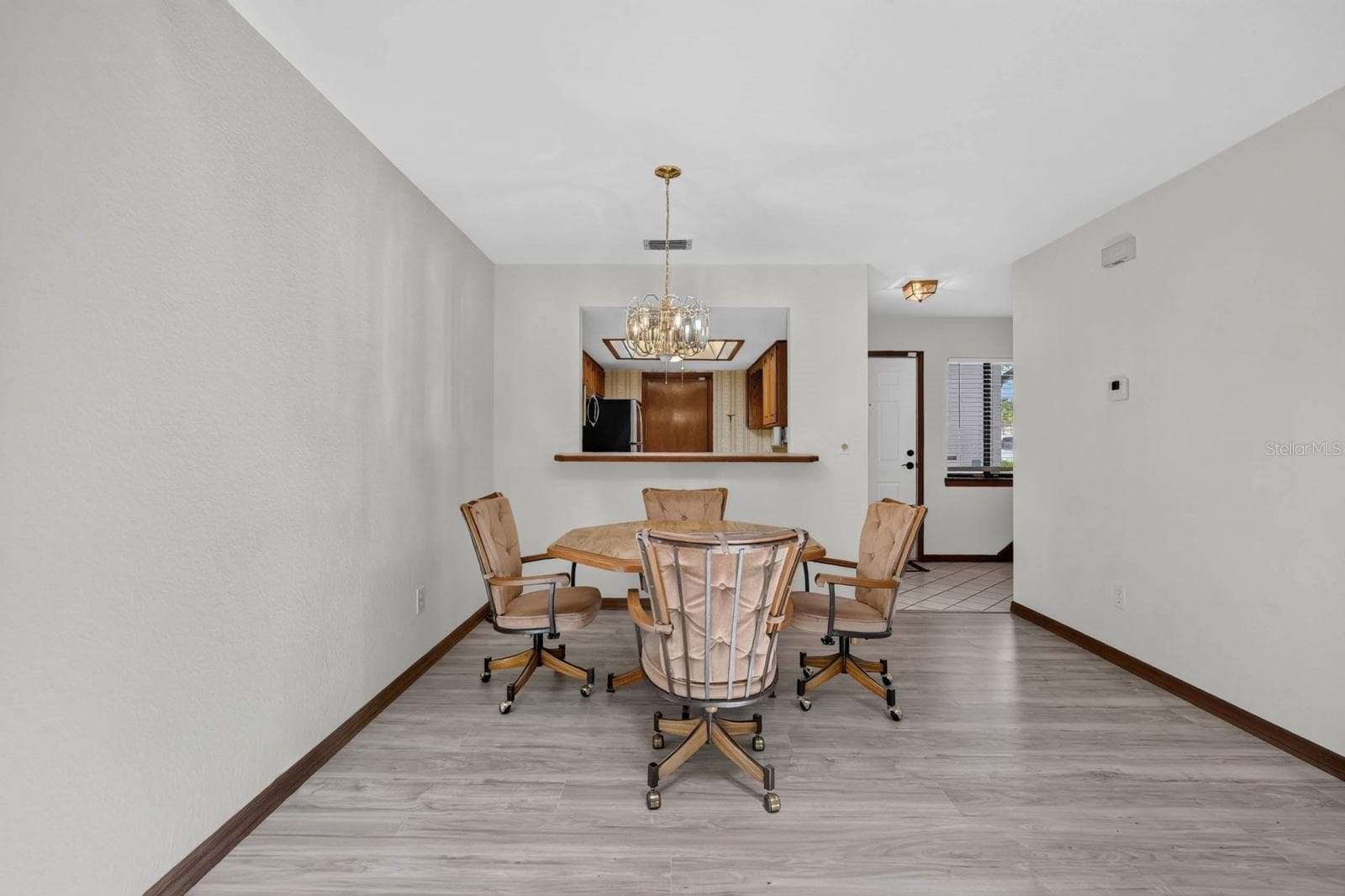357 CASTLEWOOD LANE — photo 17 of 57