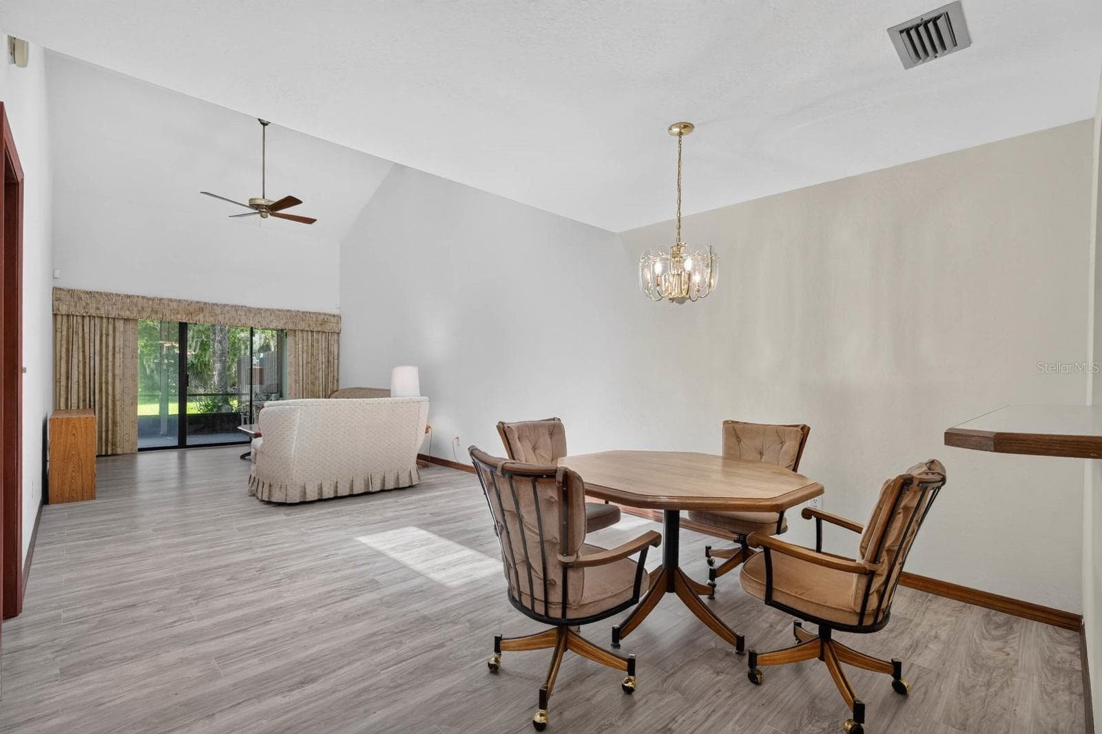 357 CASTLEWOOD LANE — photo 7 of 57