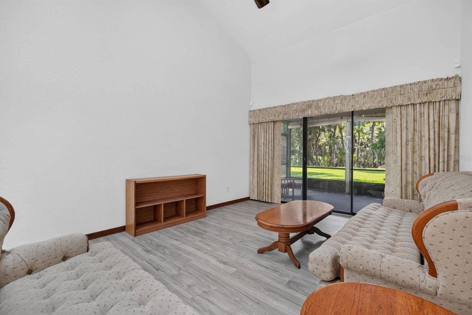 357 CASTLEWOOD LANE — photo 4 of 57