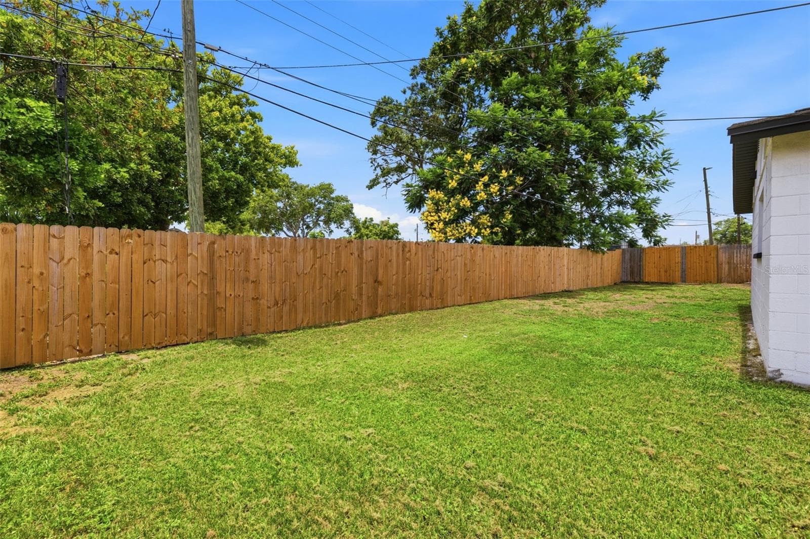 8952 NARCISSUS AVENUE — photo 24 of 25