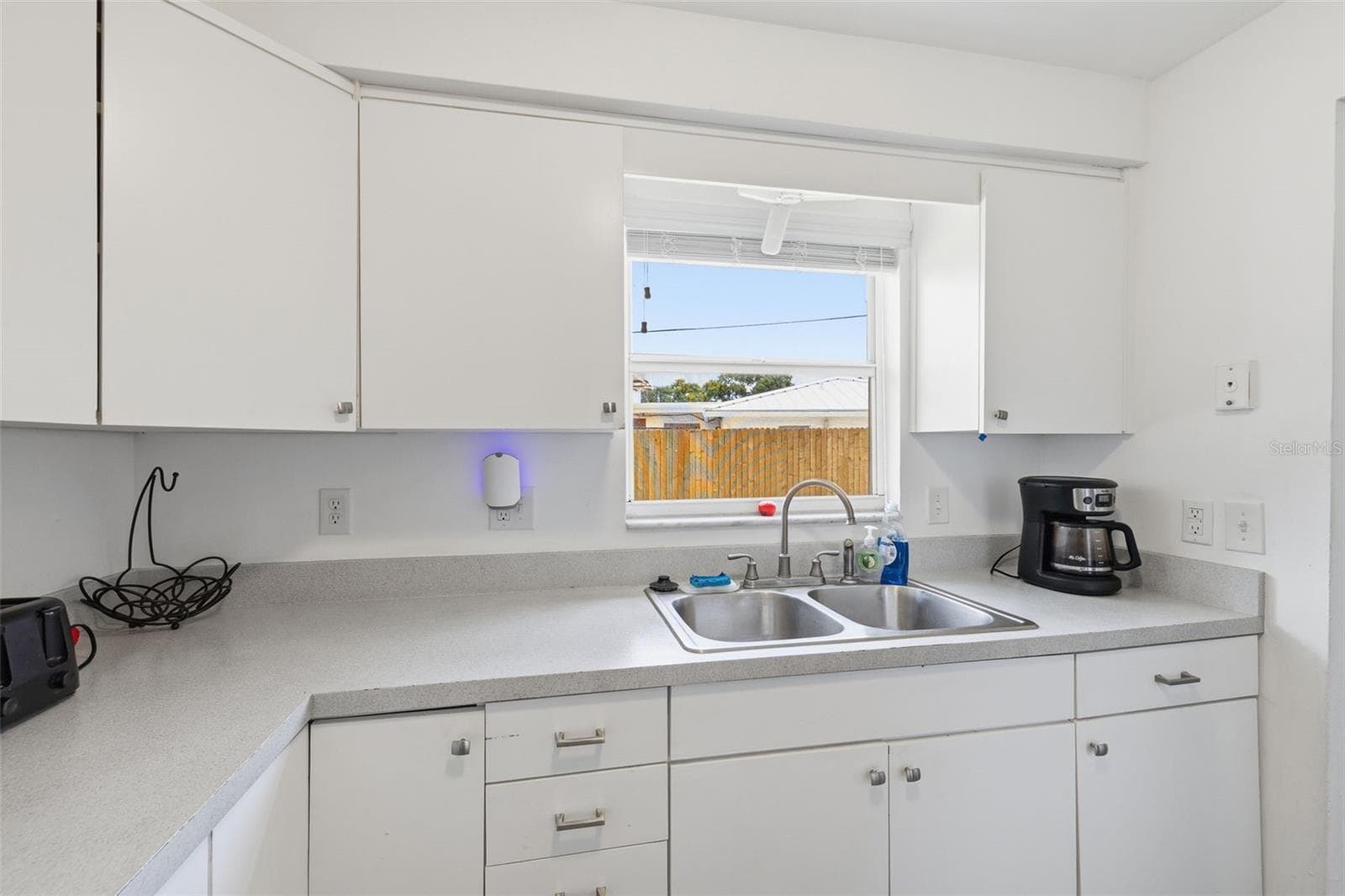 8952 NARCISSUS AVENUE — photo 13 of 25