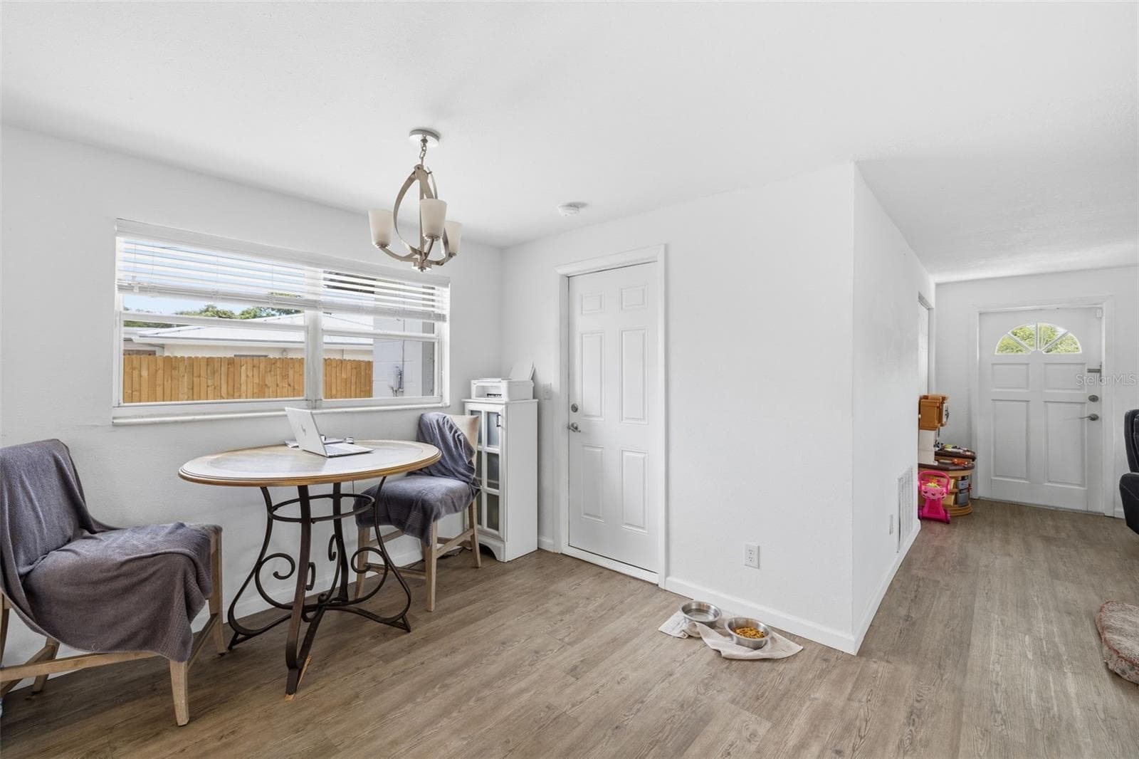 8952 NARCISSUS AVENUE — photo 9 of 25