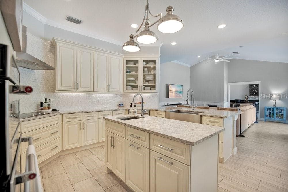 11407 WILLOW GARDENS DRIVE — photo 10 of 53