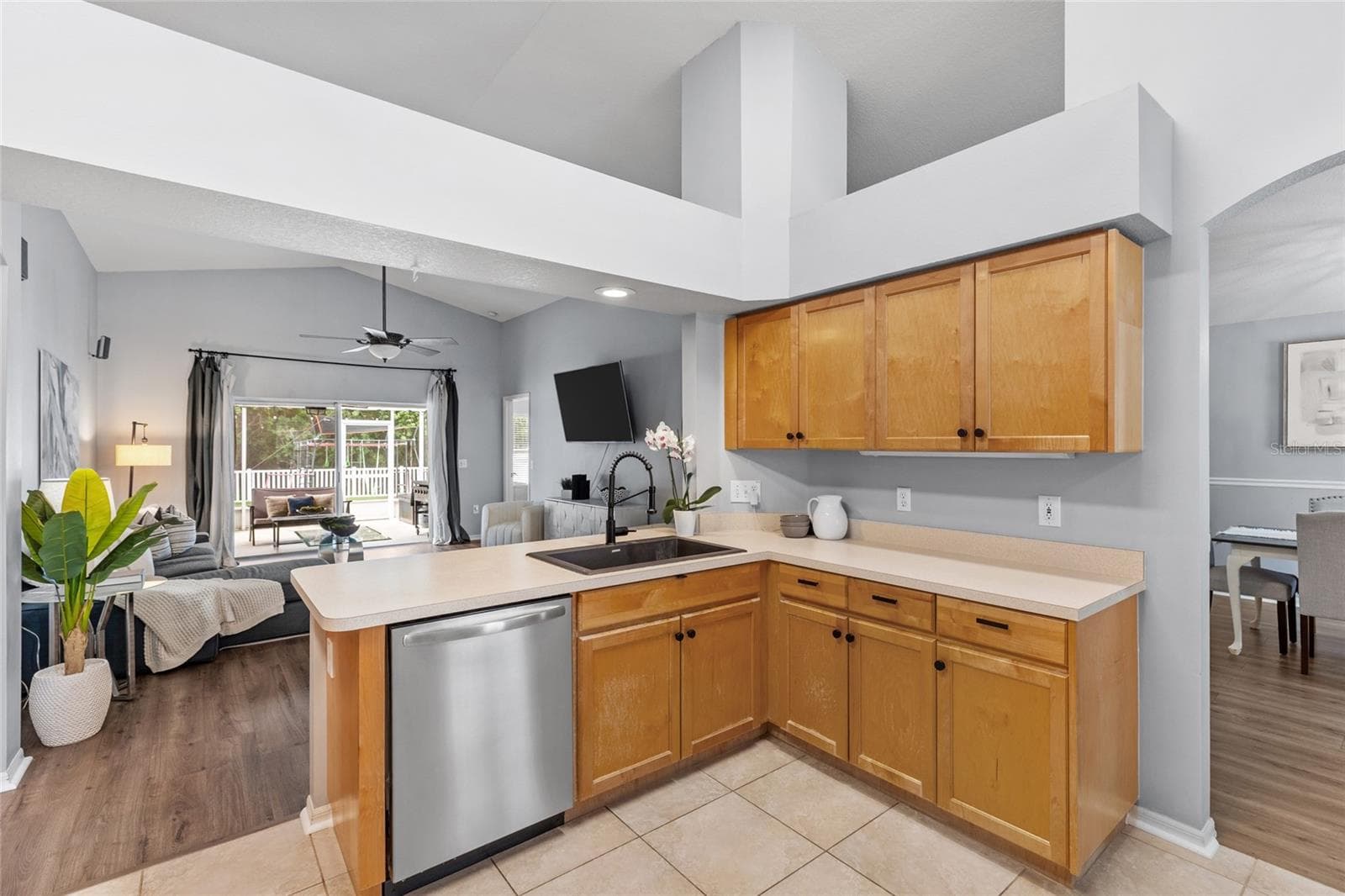 3744 LOCKRIDGE DRIVE — photo 14 of 45
