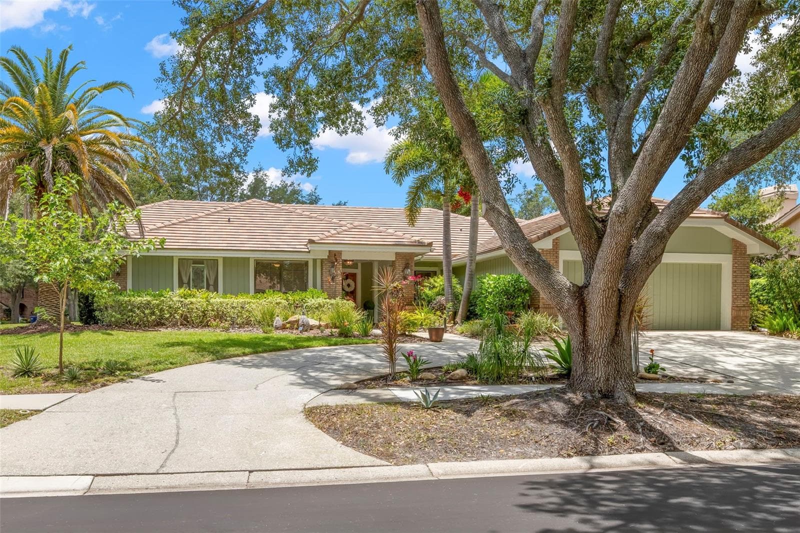 2332 WATERVIEW COURT — photo 3 of 54