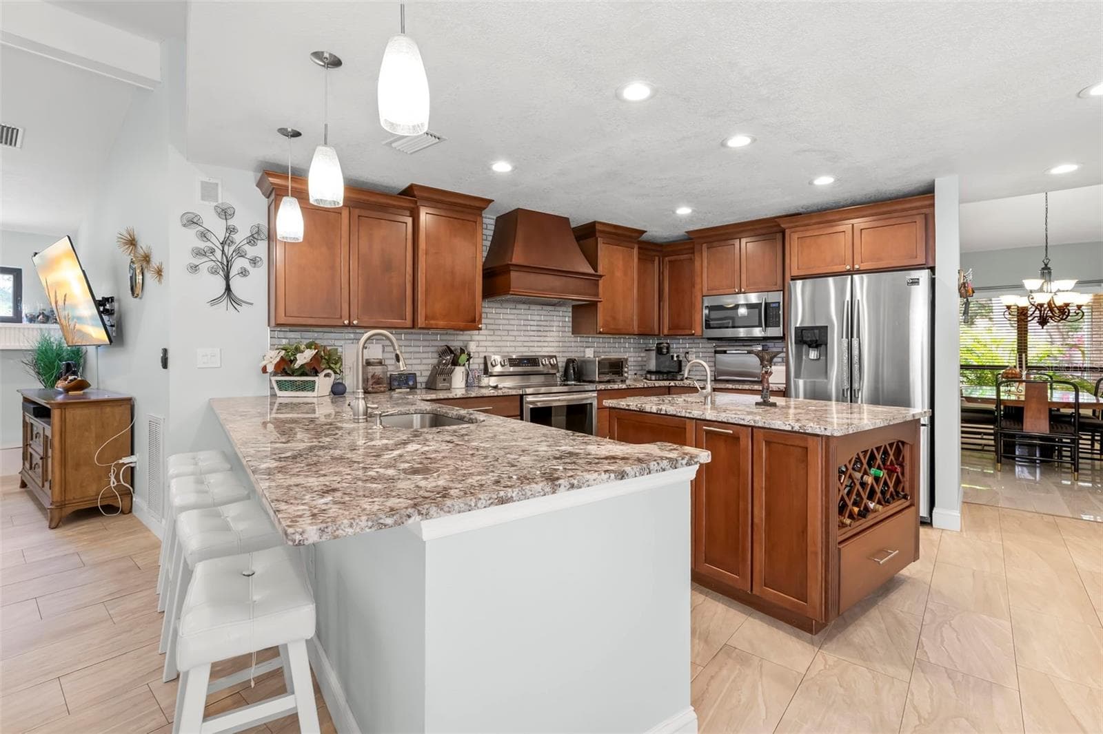2332 WATERVIEW COURT — photo 11 of 54