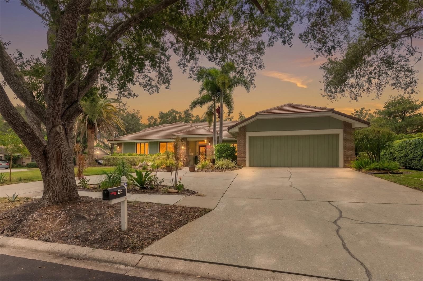 2332 WATERVIEW COURT — photo 4 of 54