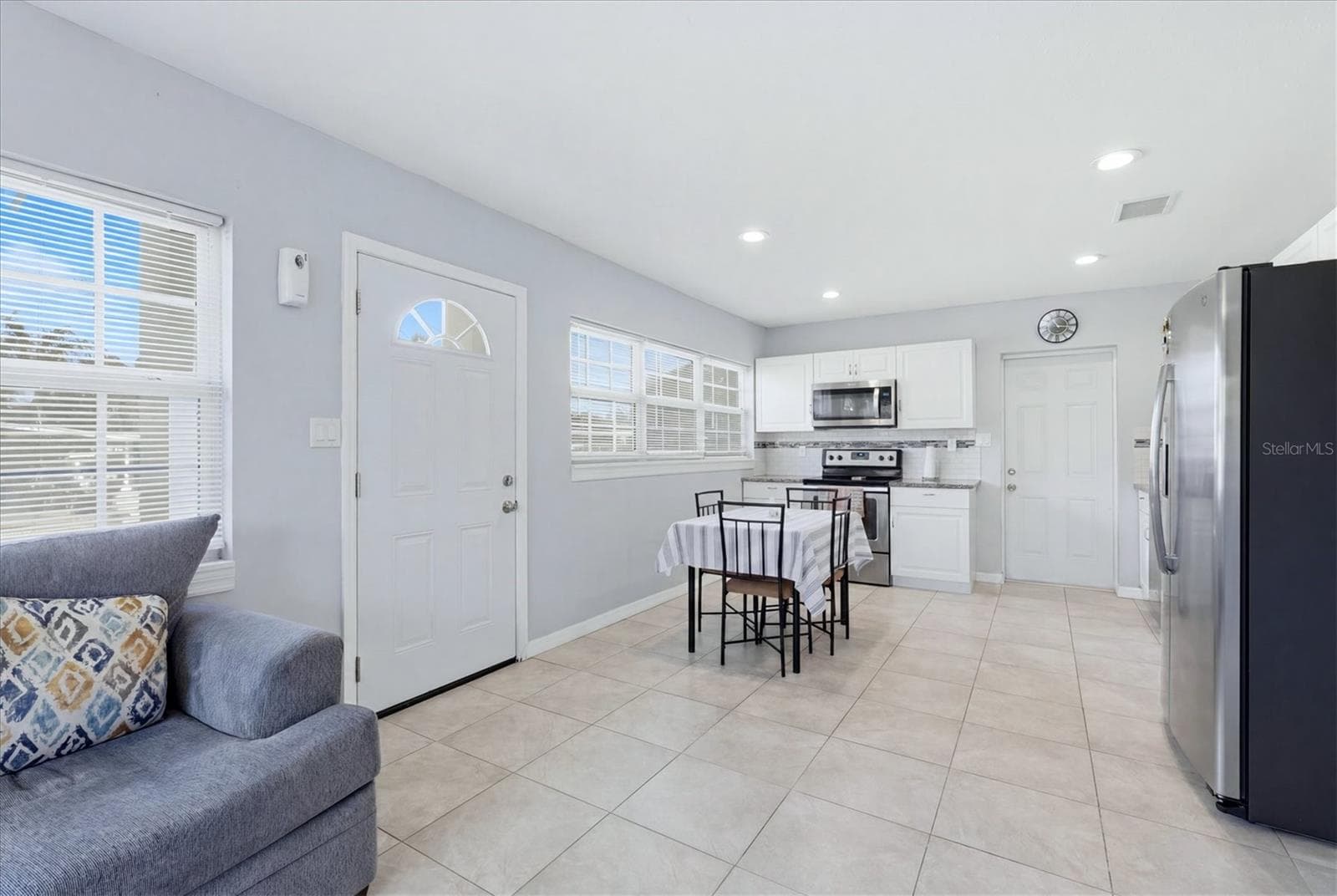 910 16TH AVENUE — photo 7 of 24