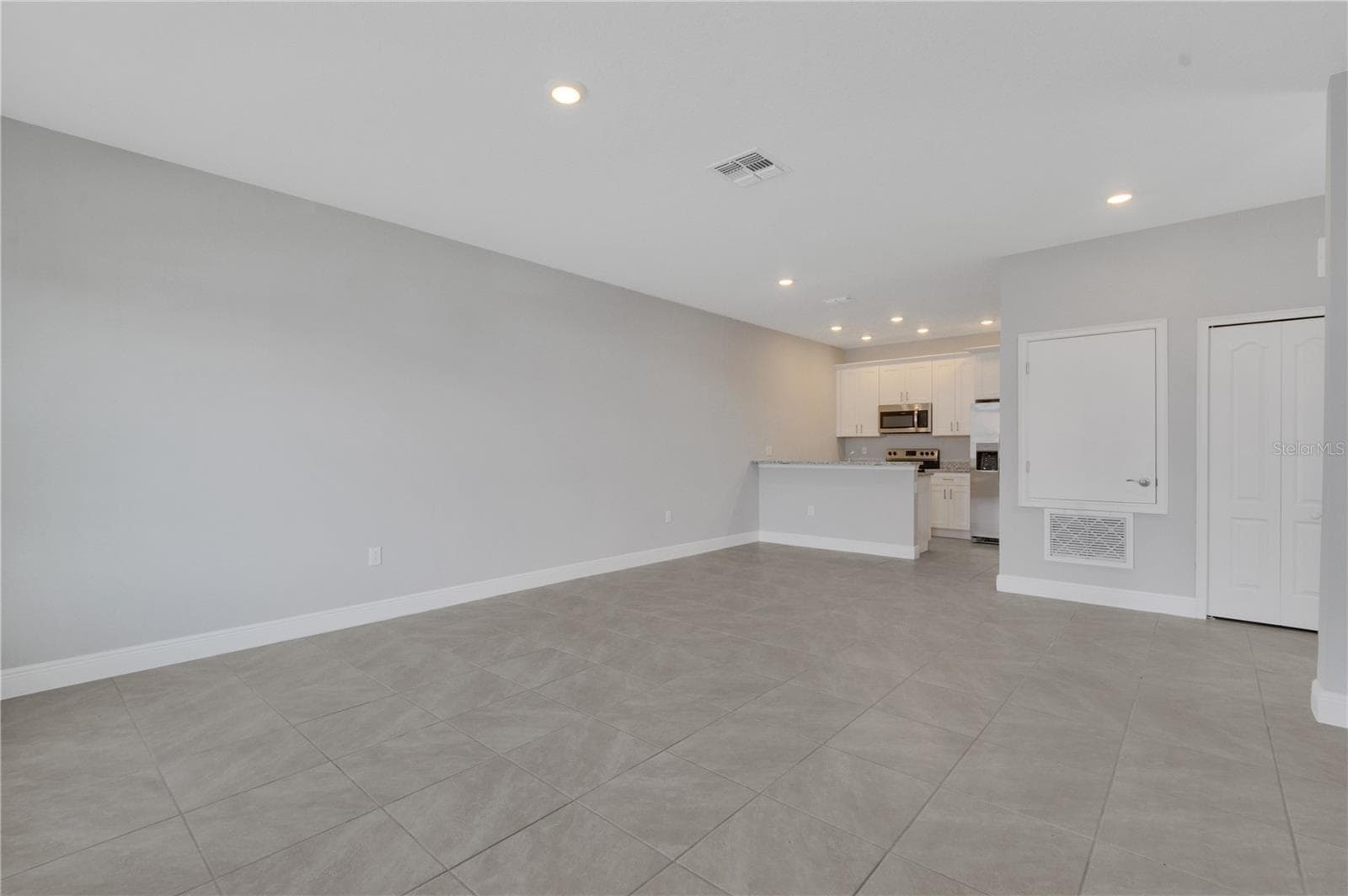 1746 CORIANDER DRIVE — photo 2 of 26
