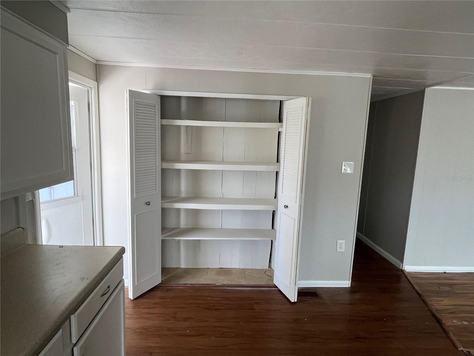 633 COMO DRIVE — photo 13 of 26