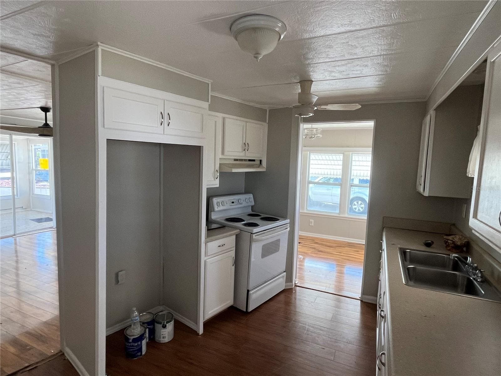 633 COMO DRIVE — photo 6 of 26