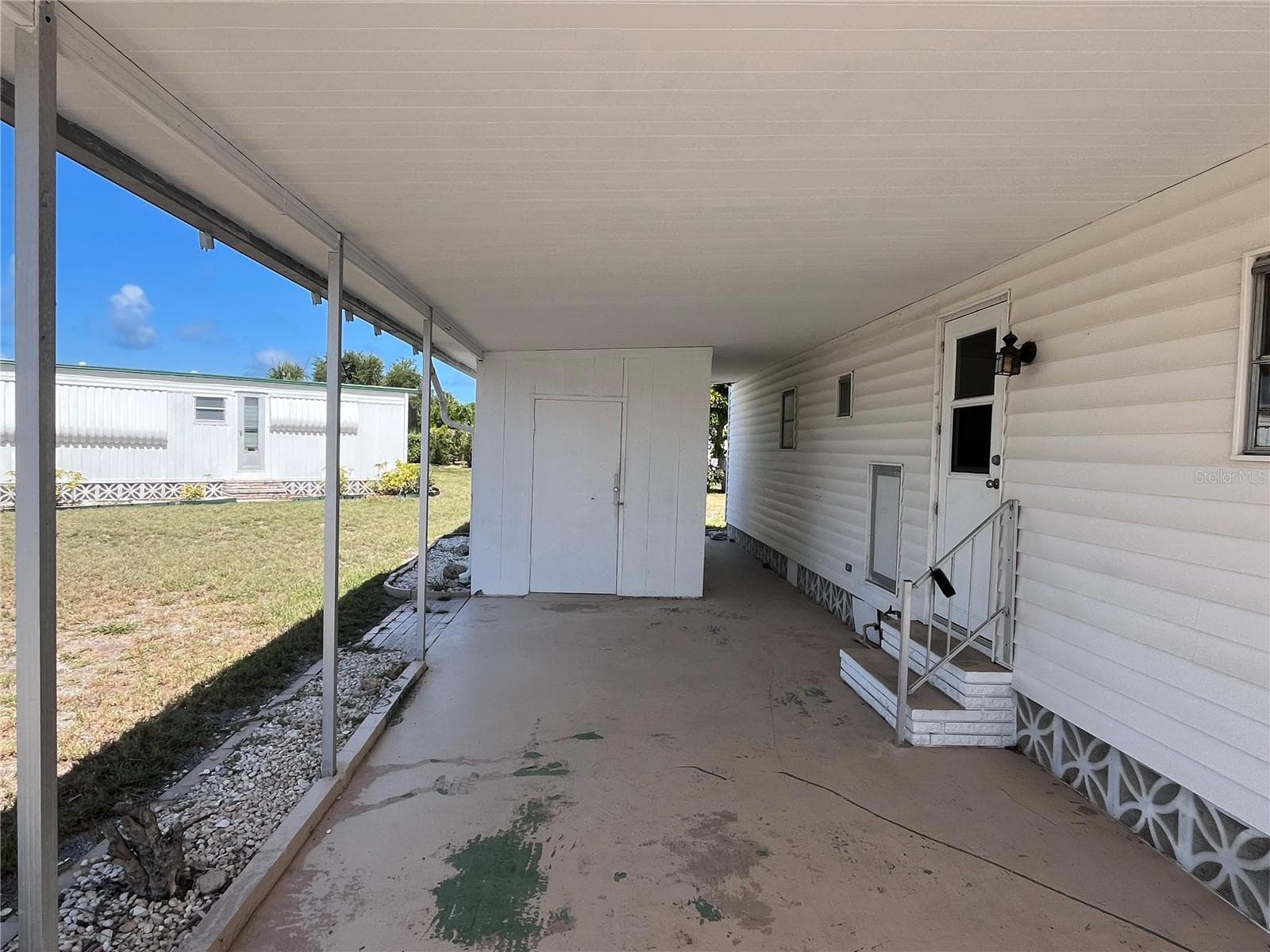 633 COMO DRIVE — photo 3 of 26