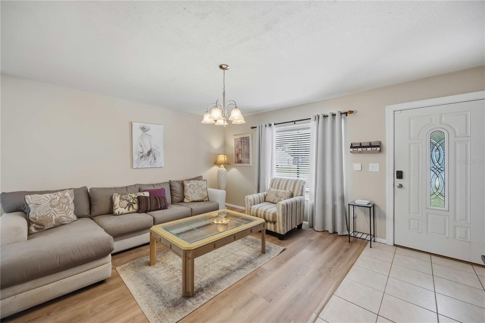 7240 ELYTON DRIVE — photo 4 of 35