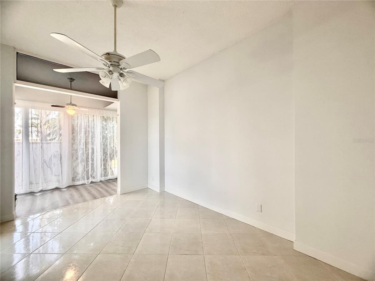 7400 SUN ISLAND DRIVE — photo 16 of 33