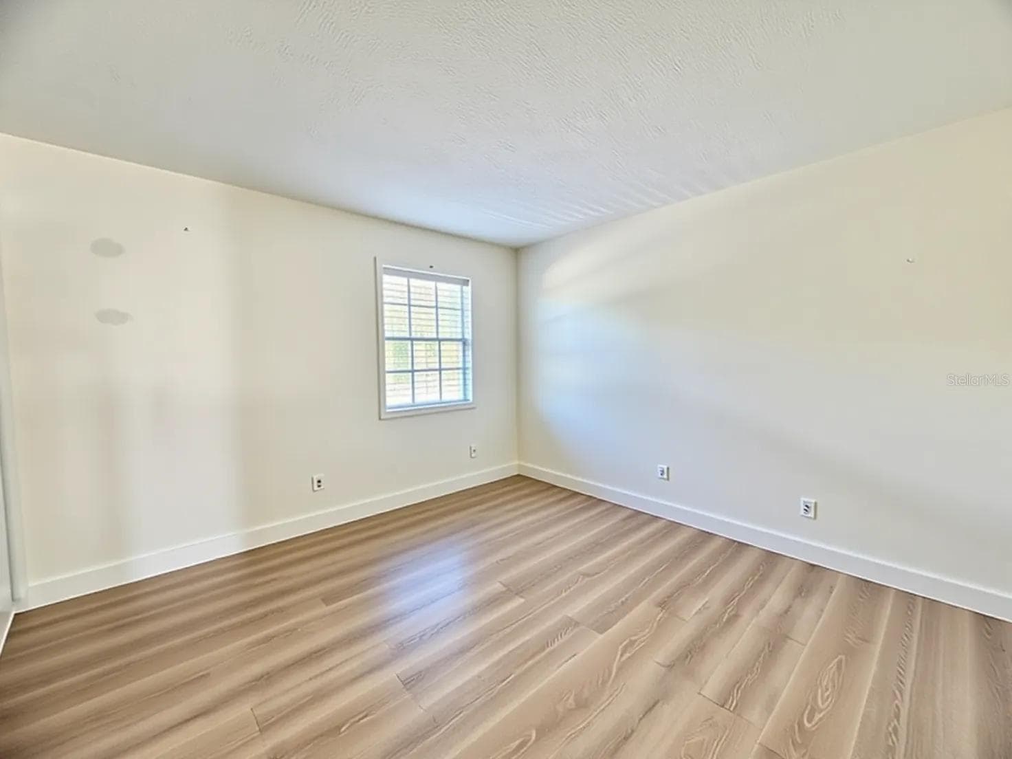 3751 POMPANO DRIVE — photo 10 of 17