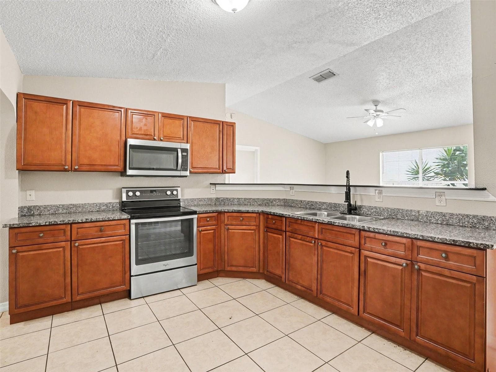 12 HERRING COURT — photo 8 of 16
